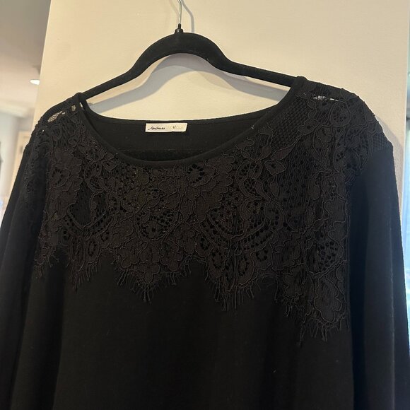 Luisa Viola Black Blouse with Lace detailing - Picture 4 of 7
